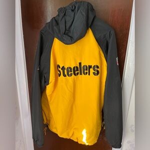 Pittsburgh Steelers Medium reversible jacket with hood.